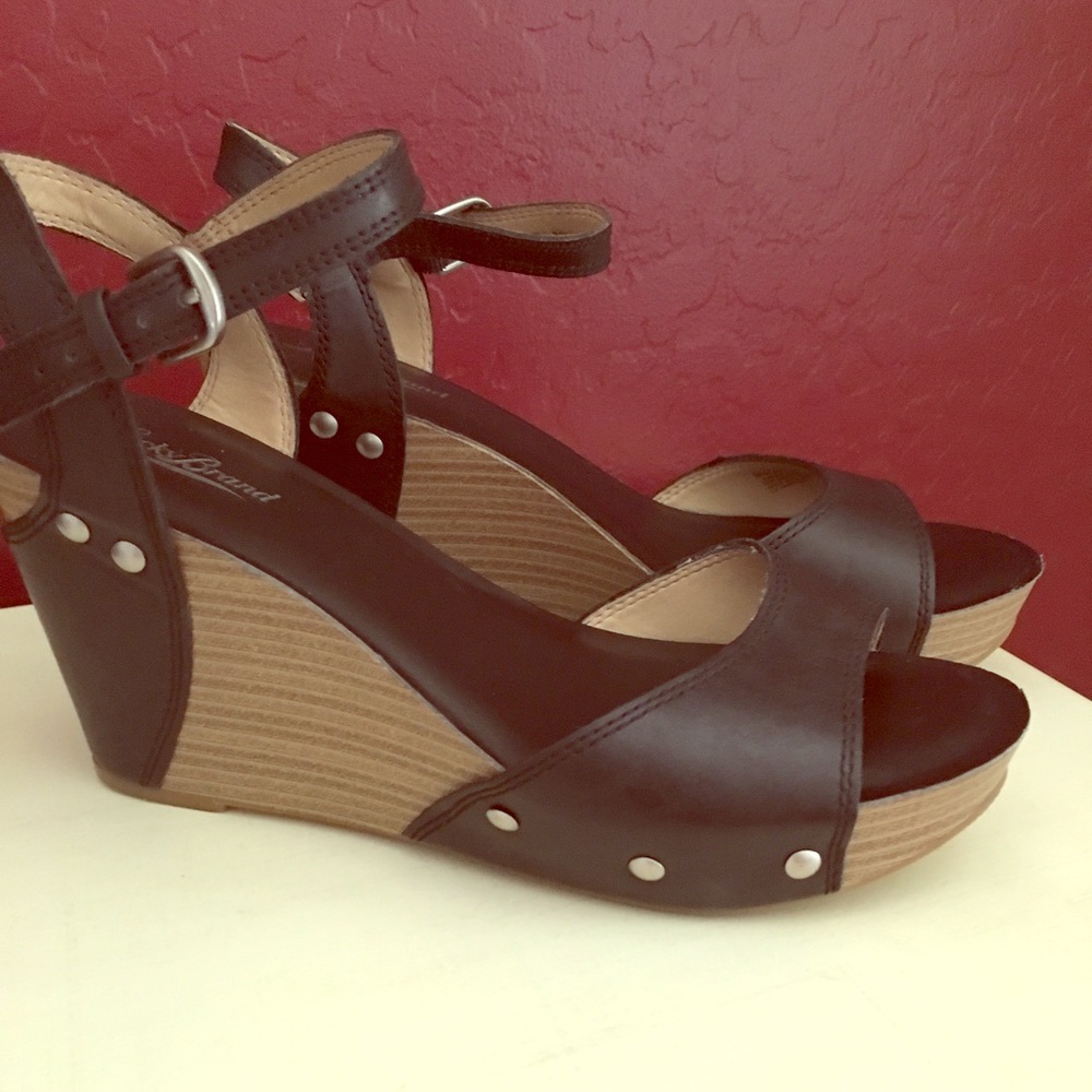 Lucky Brand platform sandals